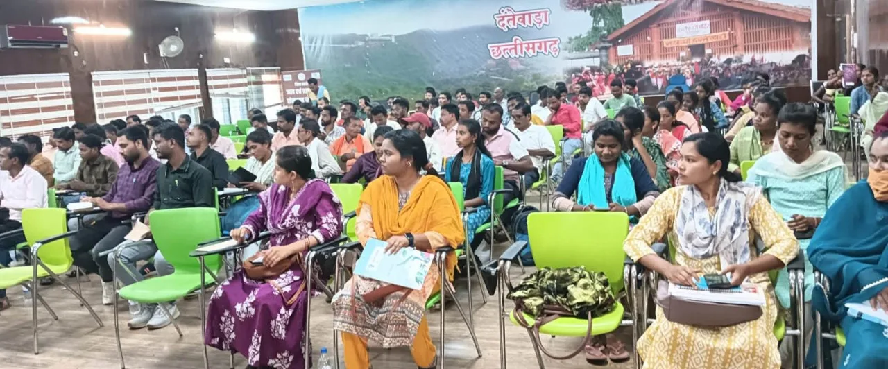 दंतेवाड़ा में एआई तकनीक से खेती में क्रांतिकारी बदलाव आ रहा है। जानिए कैसे स्मार्ट खेती किसानों की आय बढ़ाने में मदद कर रही है।