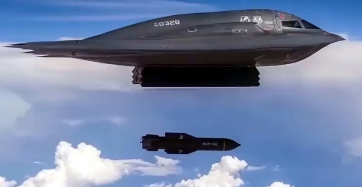 B-2 बॉम्बर लड़ाकू विमान को दुनिया का सबसे खतरनाक लड़ाकू विमान क्यों माना जाता है?