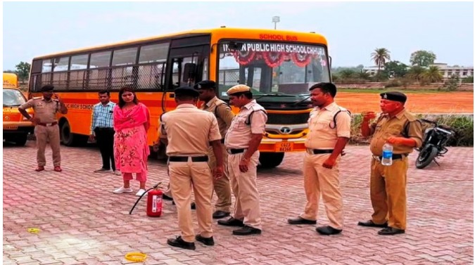 स्कूल बस सुरक्षा जांच