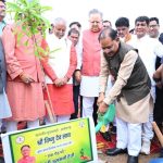 एक पेड़ मां के नाम: मुख्यमंत्री साय ने किया पौधारोपण
