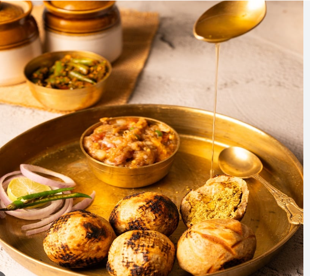 Monsoon Litti Chokha Recipe – बारिश के मौसम में परोसी गई गरमागरम थाली