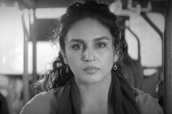 बेबी डू डाई डू फिल्म में छाता लिए हुमा कुरैशी का किरदार