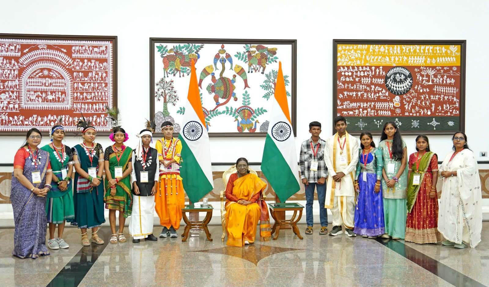 द्रौपदी मुर्मु, विष्णु देव साय, छ