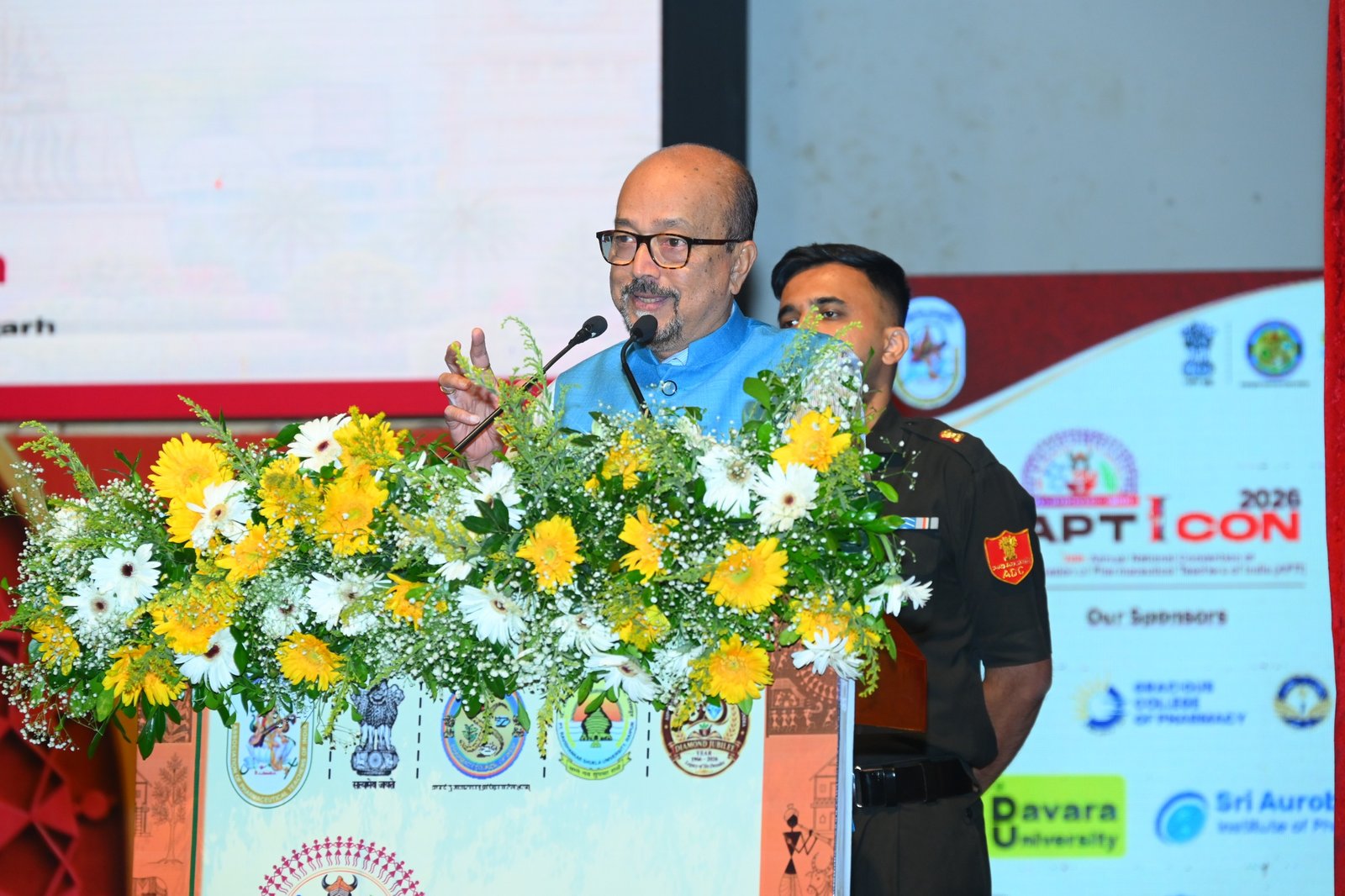 रमेन डेका, सस्ती दवाएं, ग्रामीण स्वास्थ्य, नकली दवाएं,