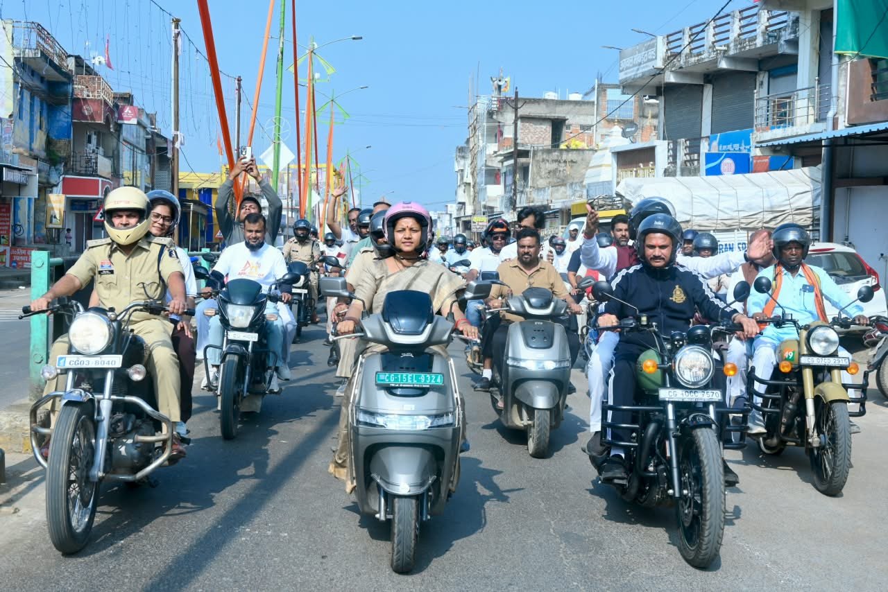 अपना हेल्प क्यूआर, सूरजपुर मैराथन, सड़क सुरक्षा, लक्ष्मी राजवाड़े,