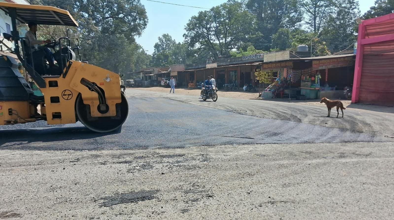 कोरबा में सड़क मरम्मत