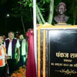 पंकज शर्मा पत्रकार की प्रतिमा का अनावरण, रायपुर में मिला सम्मान